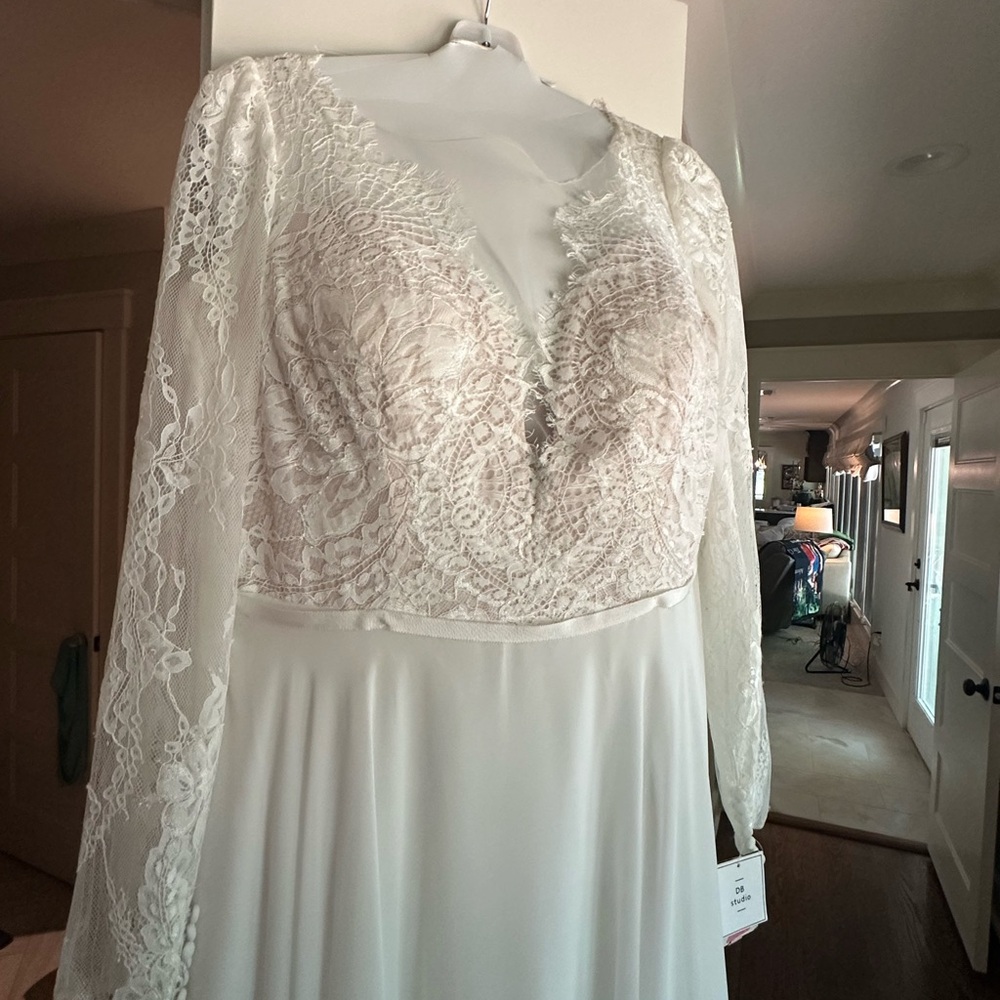 Elegant Lace Long Sleeve Wedding Dress